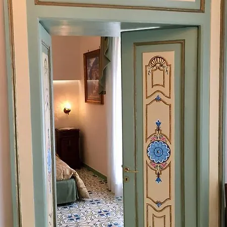 Old Taverna Sorrentina Πανσιόν 4*