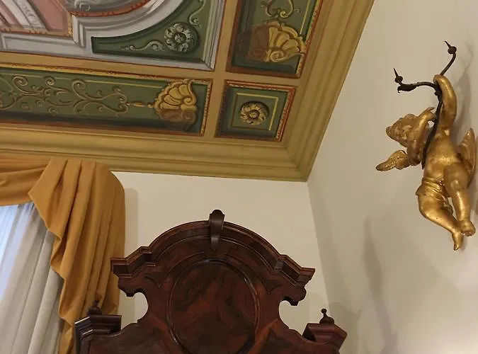 Old Taverna Sorrentina بيت ضيافة 4*